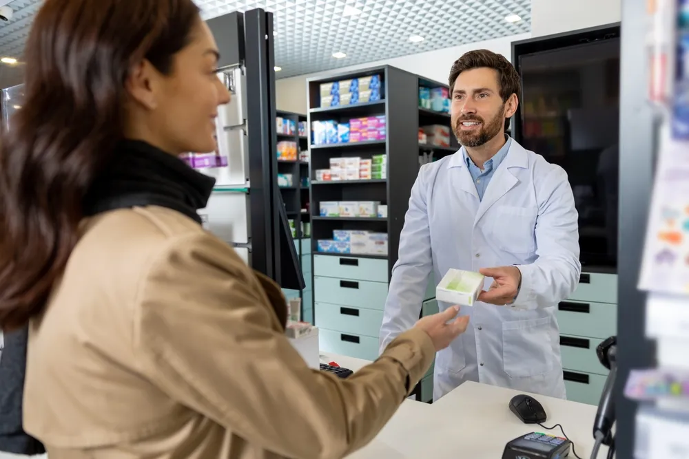 Acompanhamento farmacêutico: melhore a adesão ao tratamento entre seus pacientes.
